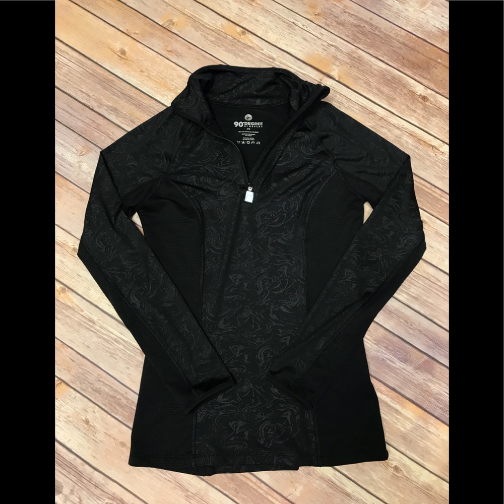 💌 XS 90 degrees work out shirt